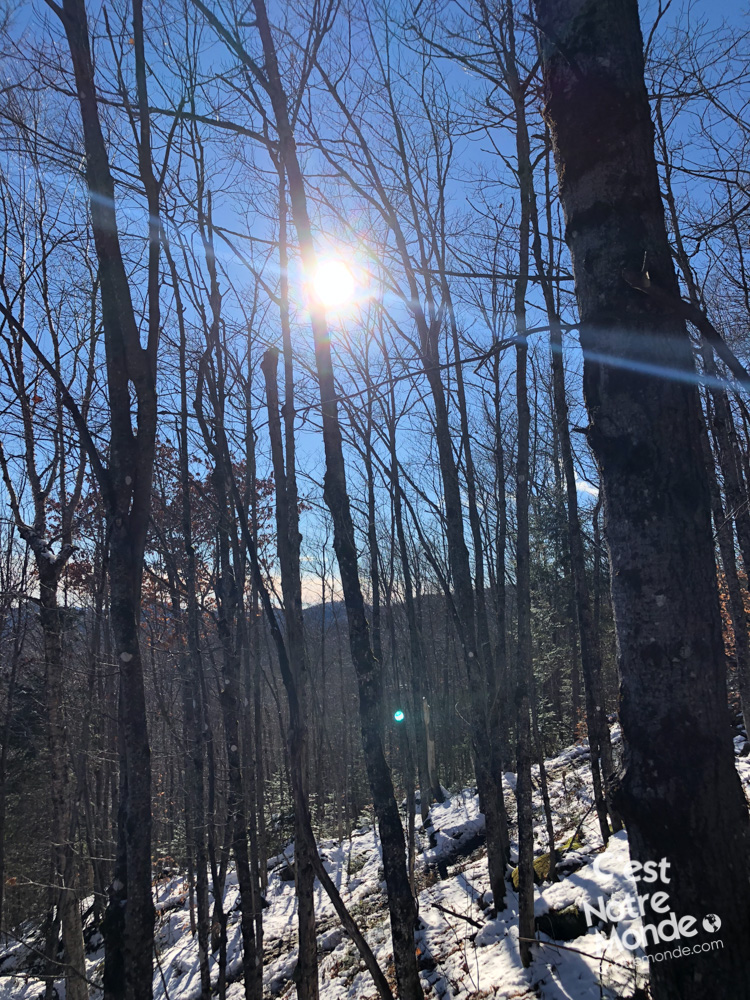 Le mont Ouareau est situé non loin du lac Ouareau proche de la ville de Notre-Dame-de-la-Merci dans la région de Lanaudière