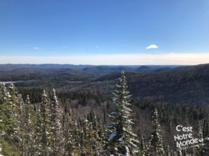 Le mont Ouareau est situé non loin du lac Ouareau proche de la ville de Notre-Dame-de-la-Merci dans la région de Lanaudière