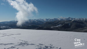 Prairie Mountain, a striking contrast between the plains and the mountains