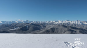 Prairie Mountain, a striking contrast between the plains and the mountains