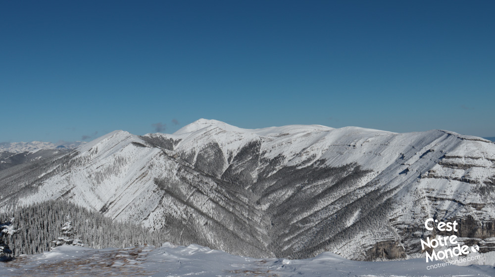 Prairie Mountain, a striking contrast between the plains and the mountains